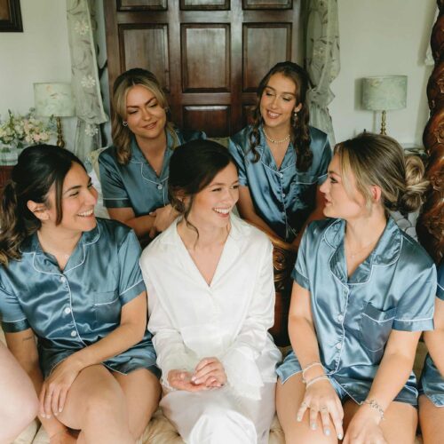 Bride-and-bridesmaids-in-Homme-House-Main-Suite
