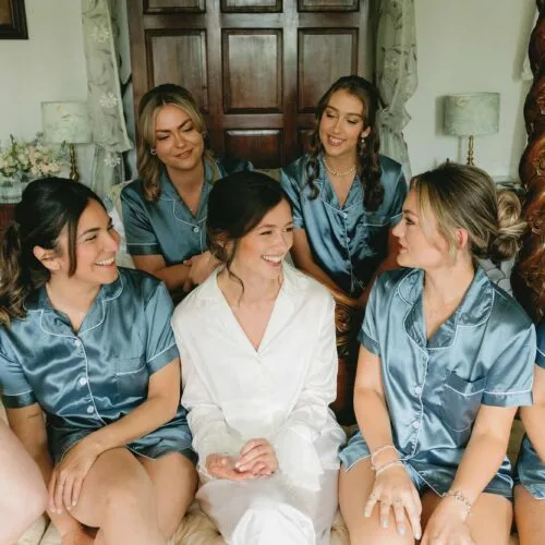 Bride-and-bridesmaids-in-Homme-House-Main-Suite