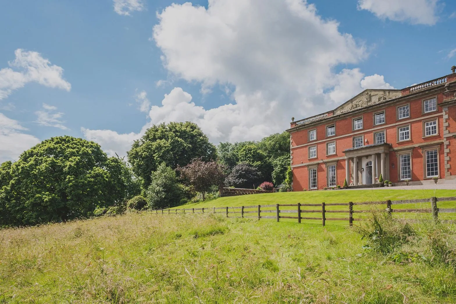 Homme House in the sunshine