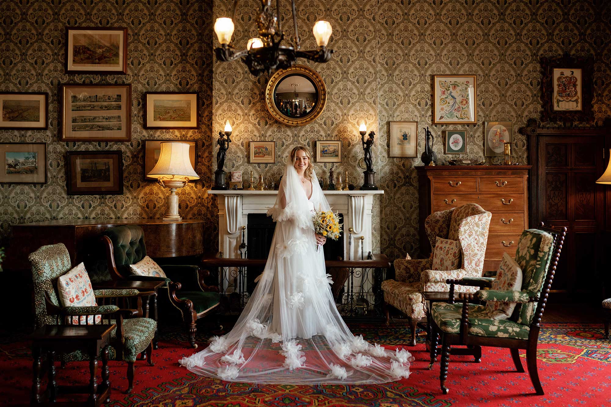 Bridal-Portrait-in-Library
