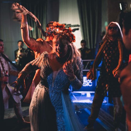 Bride-dancing-at-Homme-House