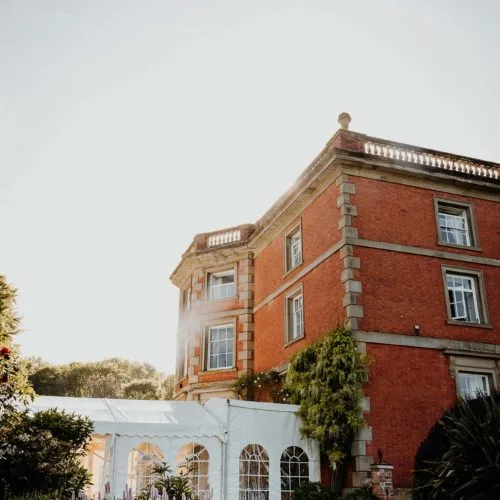 Covered-marquee-walkway-at-Homme-House