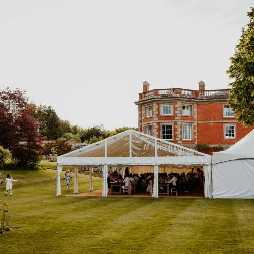 Marquee-on-lawn-at-Homme-House