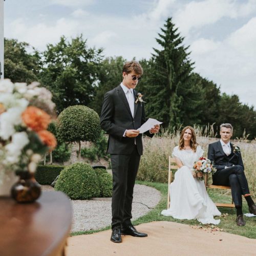 Reading-at-Homme-House-outdoor-wedding-ceremony