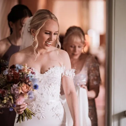 Bride-leaving-Bridal-Suite-for-ceremony-at-Homme-House