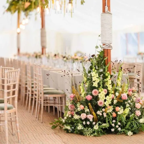 Marquee-pole-flowers