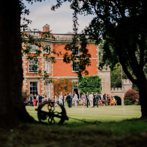 Wedding-reception-on-the-main-lawn-at-Homme-House