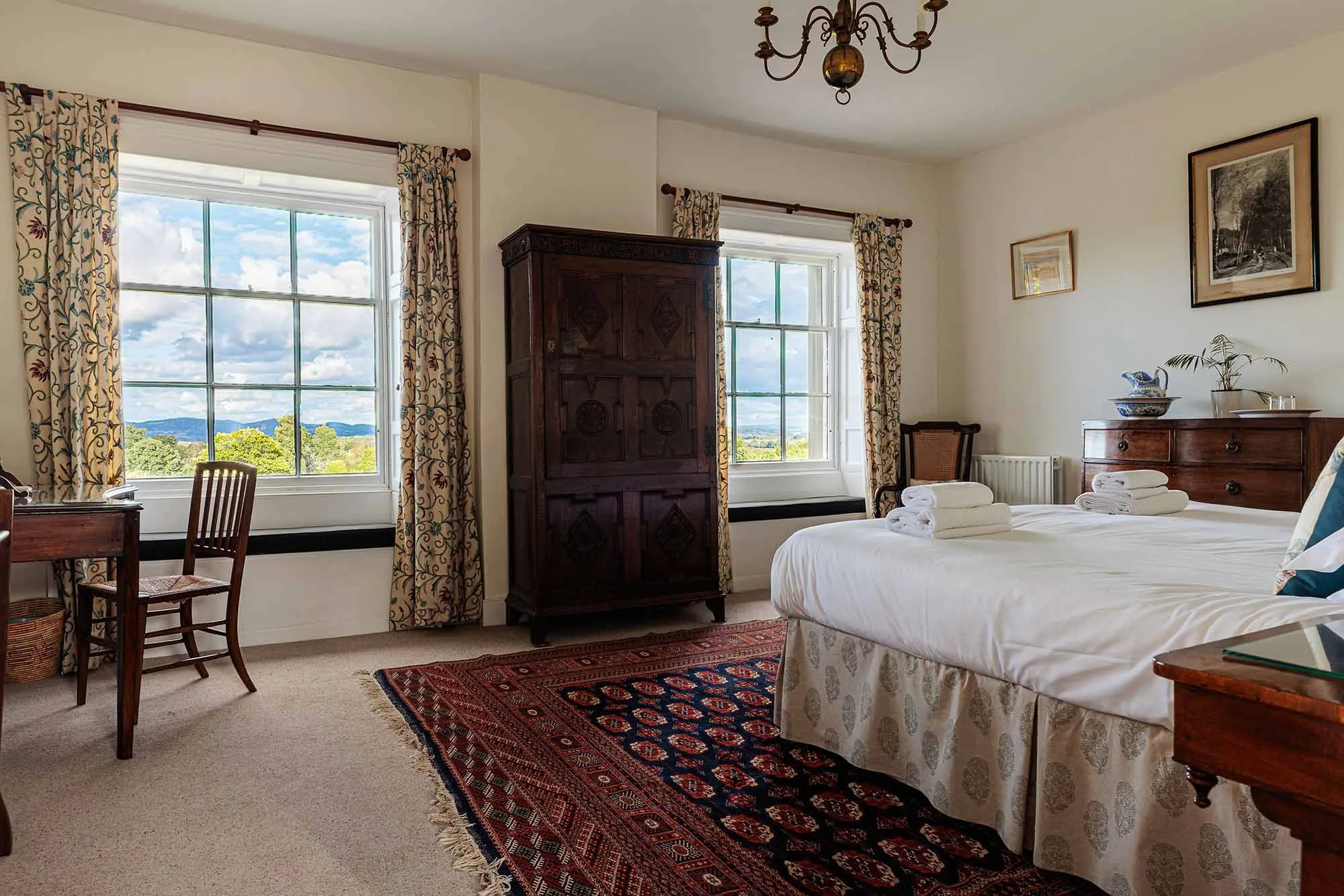 Homme-House-Elm-Room-2