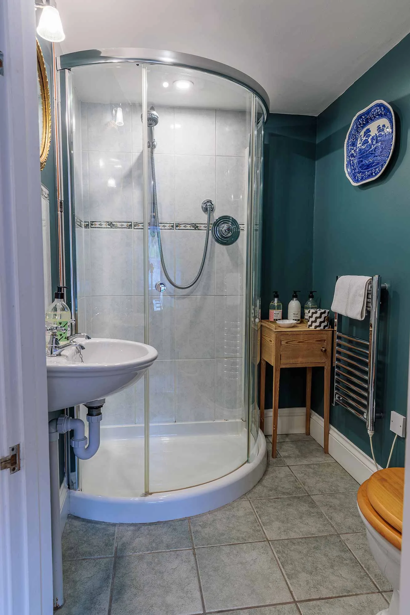 Homme-House-Magnolia-Bathroom