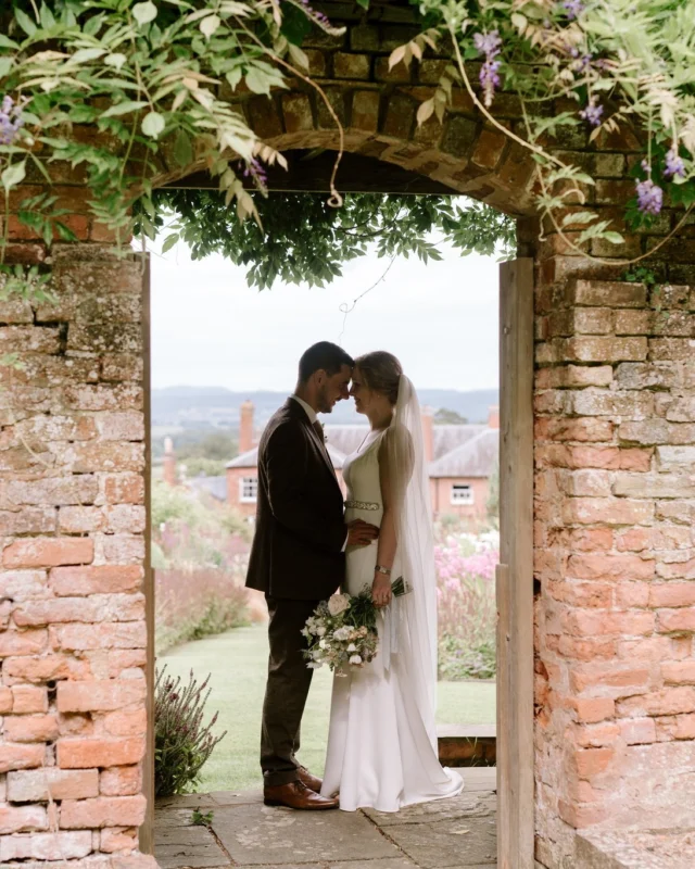We're looking forward to welcoming E&A to stay in our Summerhouse tonight for their 1st wedding anniversary. Lovely memories of their wedding day captured here by @scarlettshellisphotography, with flowers by @thegreenroom.florals

 #weddingplanning #weddinginspo #2026wedding #2026bride #ukweddingvenue #herefordshireweddingvenue #herefordshirewedding #nocorkage #exclusiveuseweddingvenue #uniqueweddingvenue #uniquewedding #manorhousewedding #countryhouseweddingvenue #countryhouseweddings #countryhousewedding #hommehousewedding #hommehouse  #augustwedding #augustweddings #augustweddingflowers